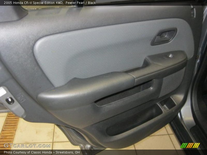 Pewter Pearl / Black 2005 Honda CR-V Special Edition 4WD