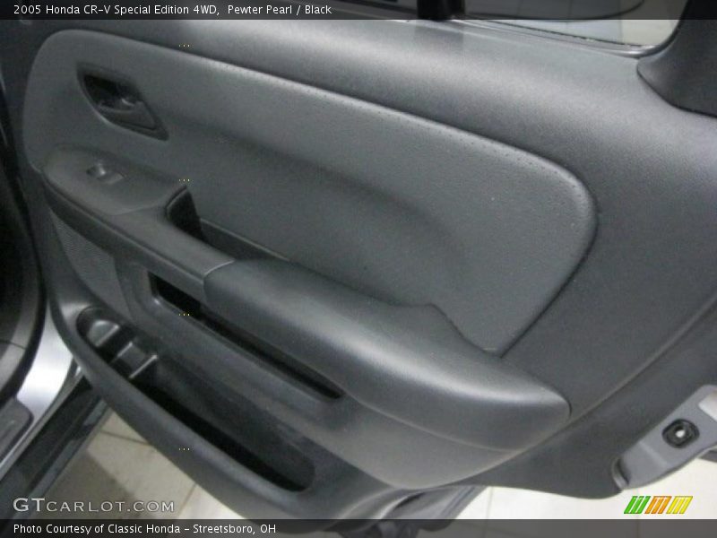 Pewter Pearl / Black 2005 Honda CR-V Special Edition 4WD