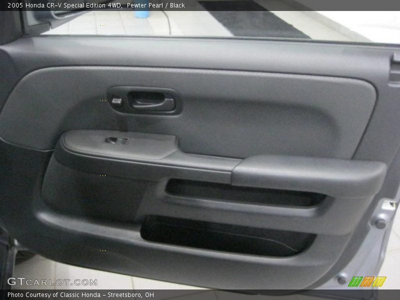 Pewter Pearl / Black 2005 Honda CR-V Special Edition 4WD