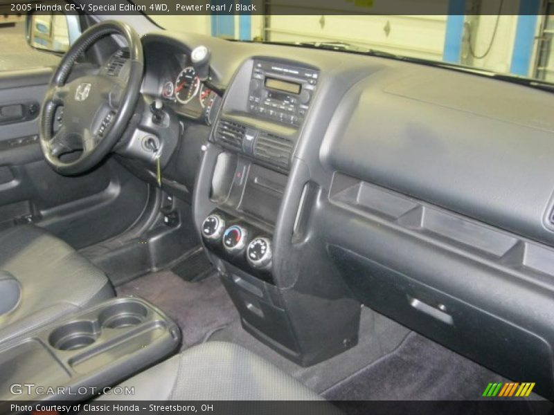 Pewter Pearl / Black 2005 Honda CR-V Special Edition 4WD