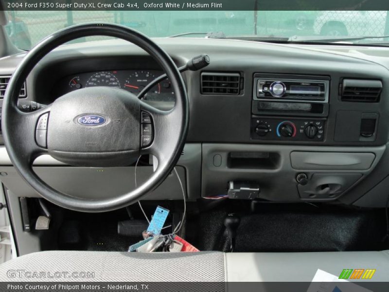 Oxford White / Medium Flint 2004 Ford F350 Super Duty XL Crew Cab 4x4
