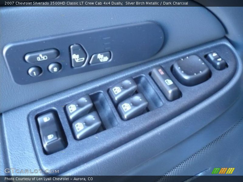Controls of 2007 Silverado 3500HD Classic LT Crew Cab 4x4 Dually