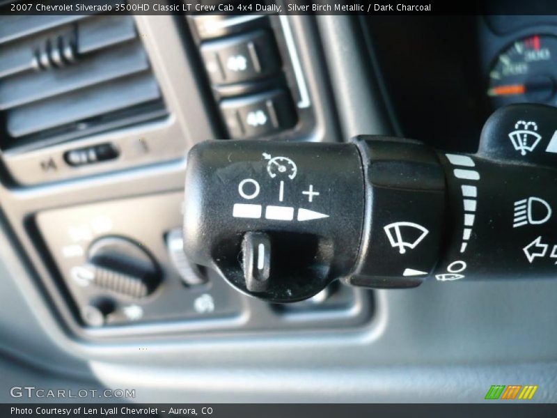 Controls of 2007 Silverado 3500HD Classic LT Crew Cab 4x4 Dually