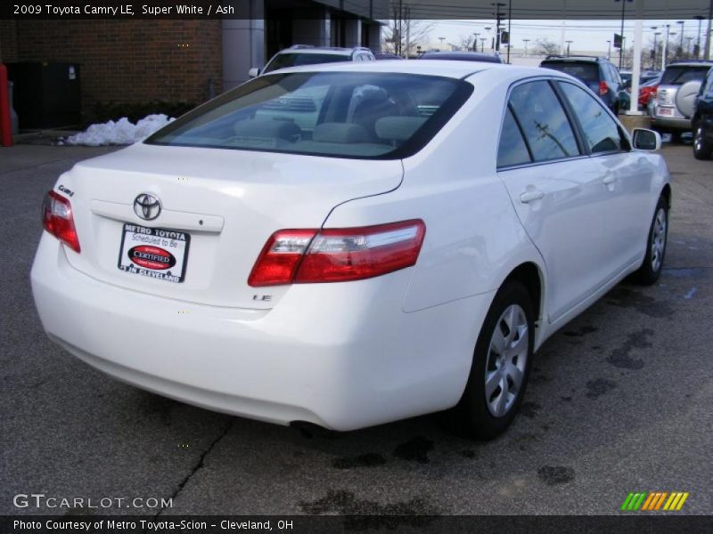 Super White / Ash 2009 Toyota Camry LE