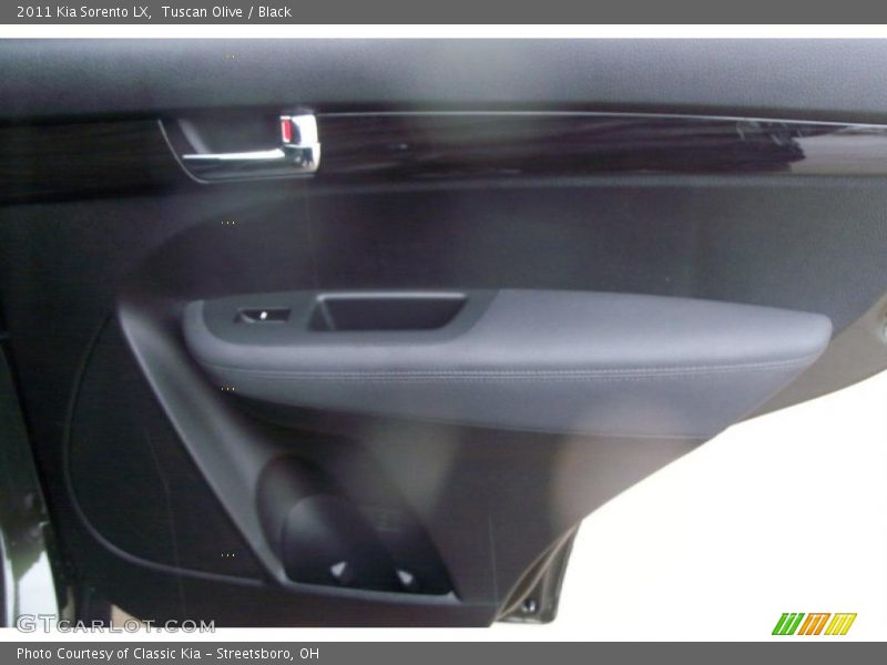 Tuscan Olive / Black 2011 Kia Sorento LX