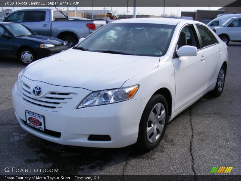 Super White / Ash 2009 Toyota Camry LE