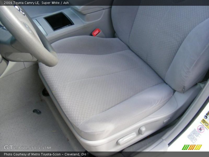 Super White / Ash 2009 Toyota Camry LE
