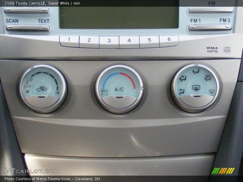 Super White / Ash 2009 Toyota Camry LE