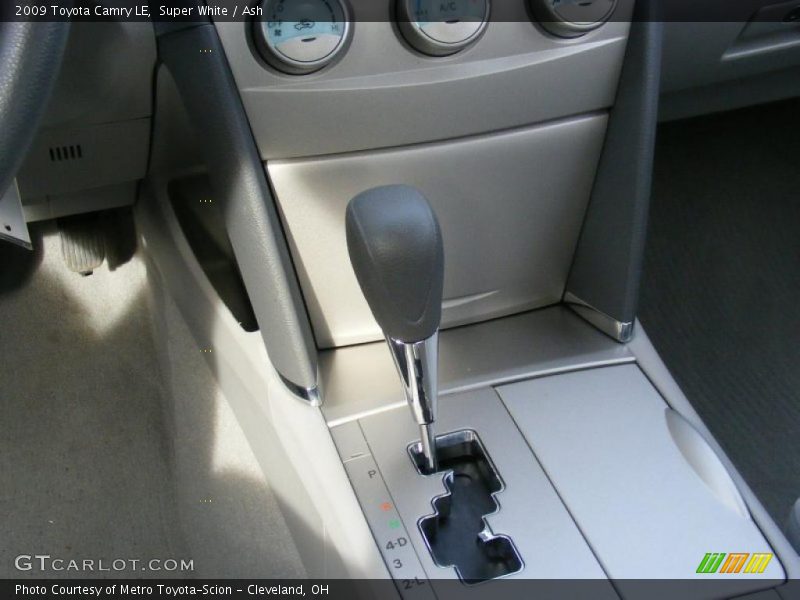 Super White / Ash 2009 Toyota Camry LE