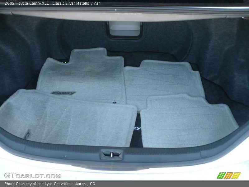 Classic Silver Metallic / Ash 2009 Toyota Camry XLE
