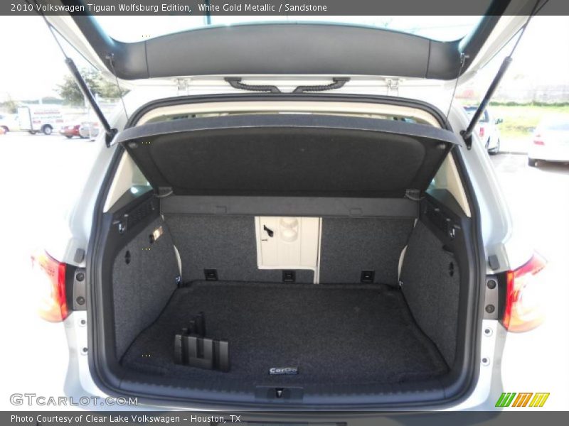 White Gold Metallic / Sandstone 2010 Volkswagen Tiguan Wolfsburg Edition