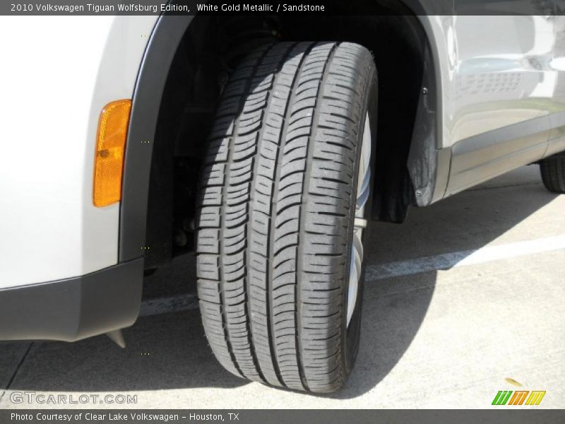 White Gold Metallic / Sandstone 2010 Volkswagen Tiguan Wolfsburg Edition
