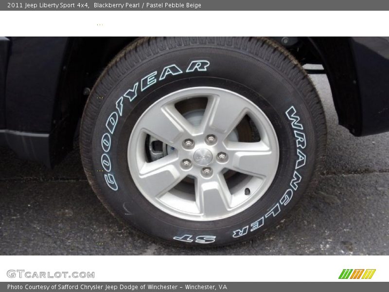 Blackberry Pearl / Pastel Pebble Beige 2011 Jeep Liberty Sport 4x4
