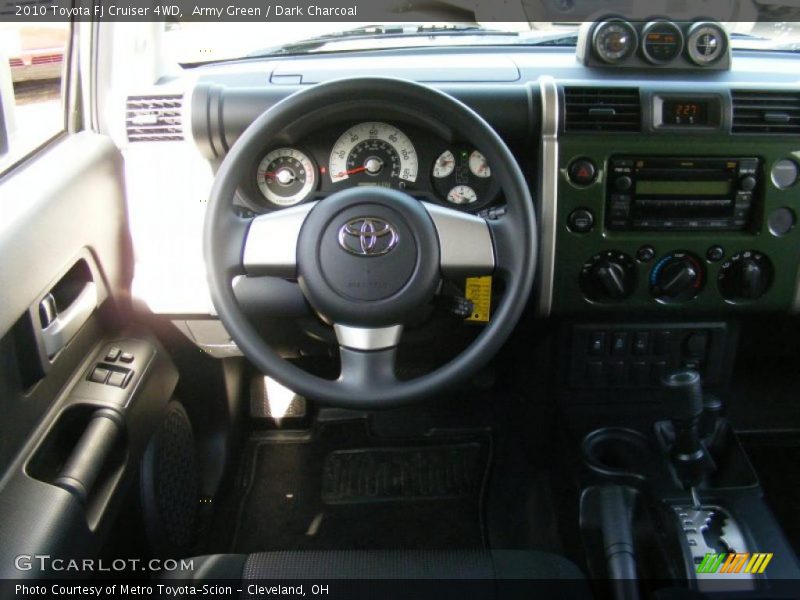 Dashboard of 2010 FJ Cruiser 4WD