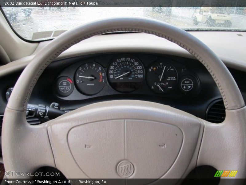 Light Sandrift Metallic / Taupe 2002 Buick Regal LS