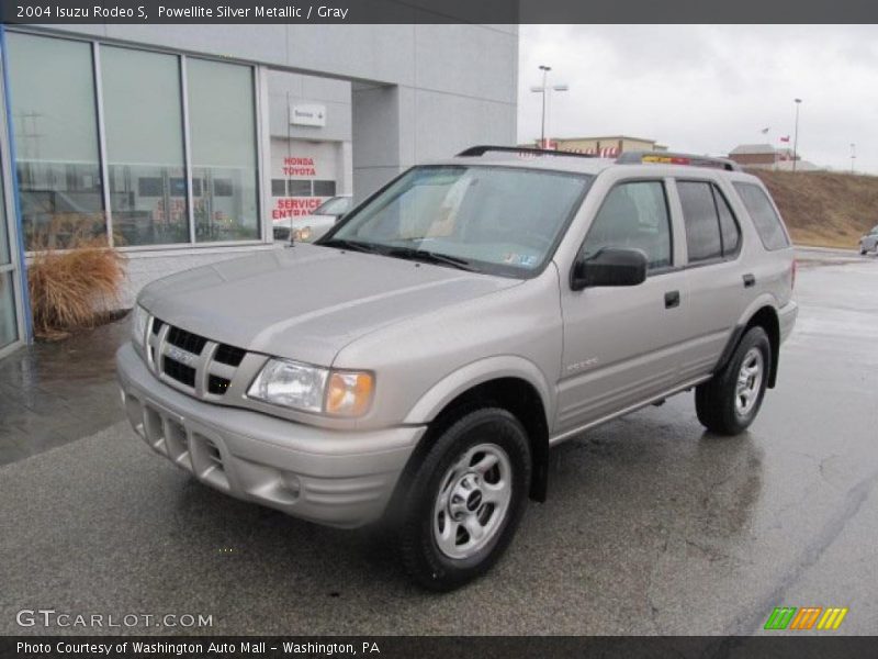 Front 3/4 View of 2004 Rodeo S