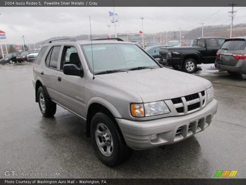 Front 3/4 View of 2004 Rodeo S