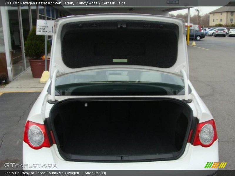 Candy White / Cornsilk Beige 2010 Volkswagen Passat Komfort Sedan