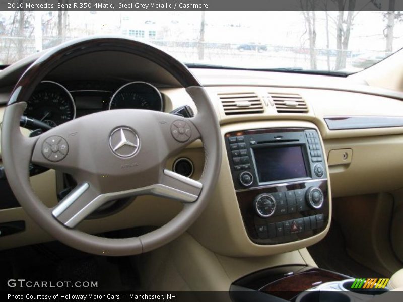 Dashboard of 2010 R 350 4Matic