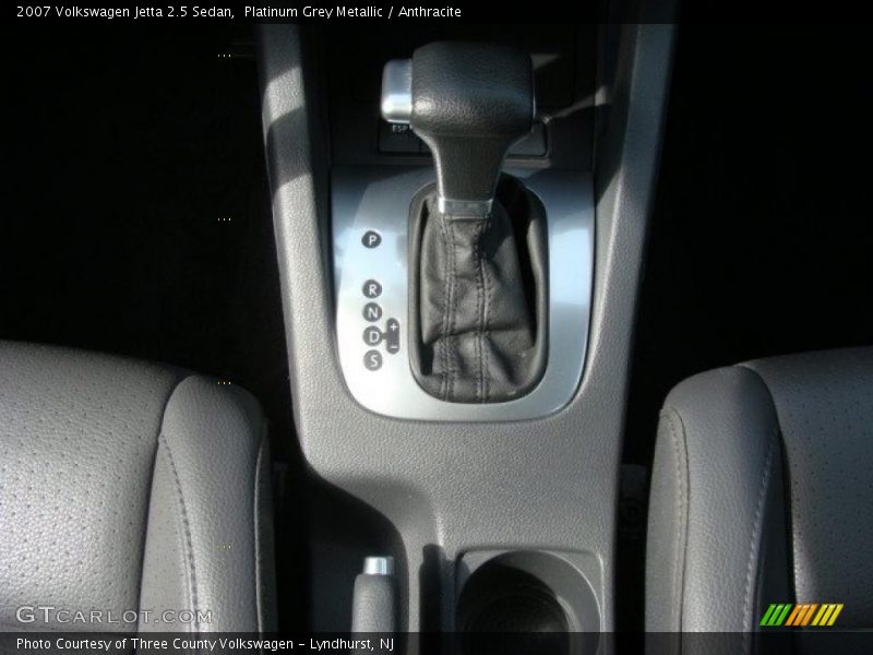  2007 Jetta 2.5 Sedan 6 Speed Tiptronic Automatic Shifter