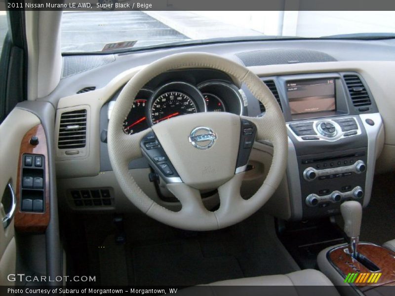 Dashboard of 2011 Murano LE AWD