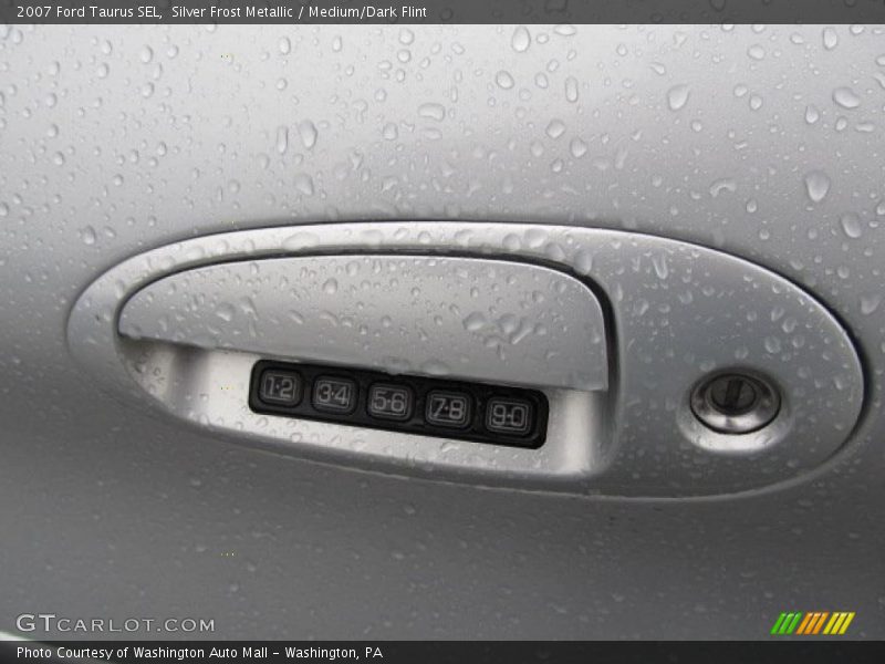 Silver Frost Metallic / Medium/Dark Flint 2007 Ford Taurus SEL