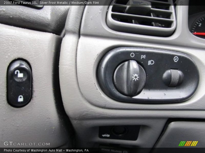 Silver Frost Metallic / Medium/Dark Flint 2007 Ford Taurus SEL