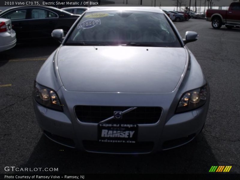 Electric Silver Metallic / Off Black 2010 Volvo C70 T5