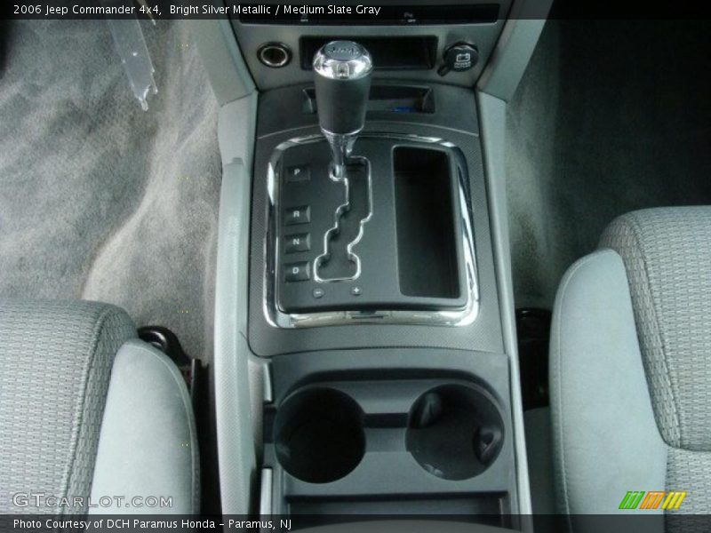 Bright Silver Metallic / Medium Slate Gray 2006 Jeep Commander 4x4