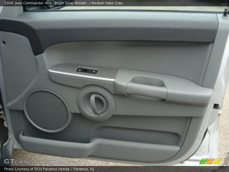 Bright Silver Metallic / Medium Slate Gray 2006 Jeep Commander 4x4