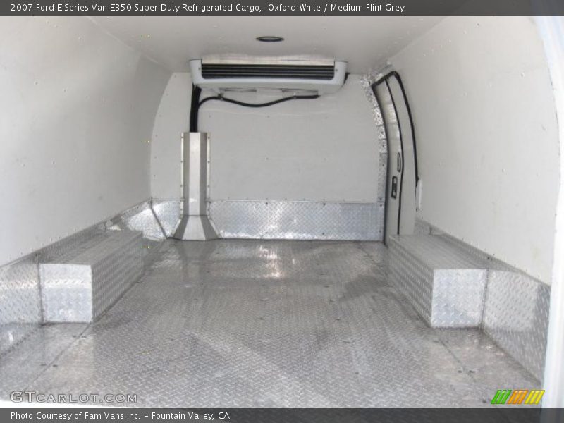 2007 E Series Van E350 Super Duty Refrigerated Cargo Trunk