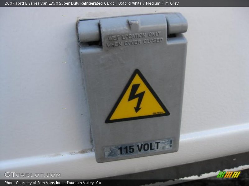 Oxford White / Medium Flint Grey 2007 Ford E Series Van E350 Super Duty Refrigerated Cargo