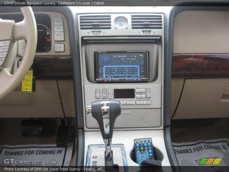 Cashmere Tri-Coat / Camel 2006 Lincoln Navigator Luxury