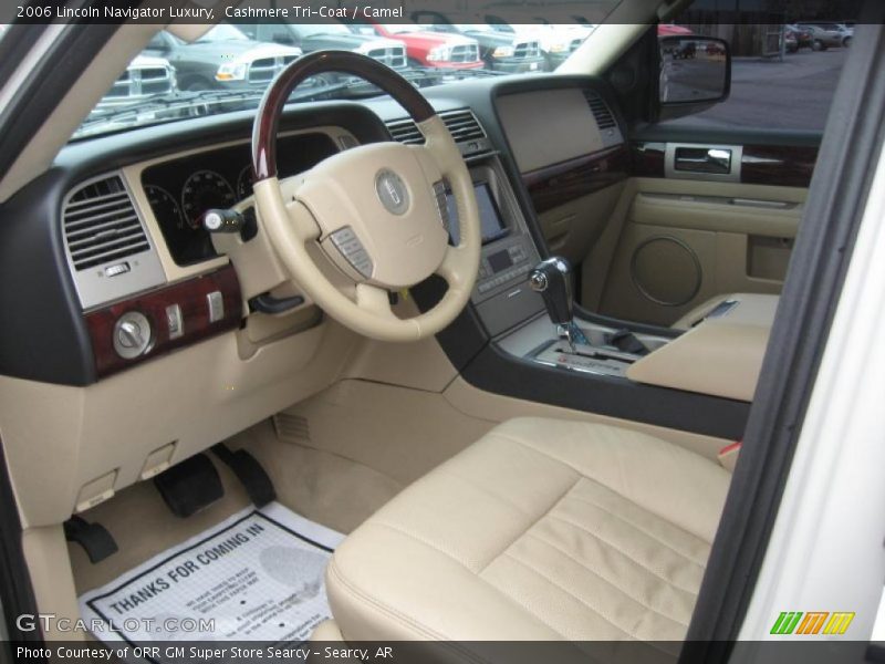 Cashmere Tri-Coat / Camel 2006 Lincoln Navigator Luxury