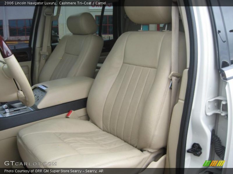 Cashmere Tri-Coat / Camel 2006 Lincoln Navigator Luxury