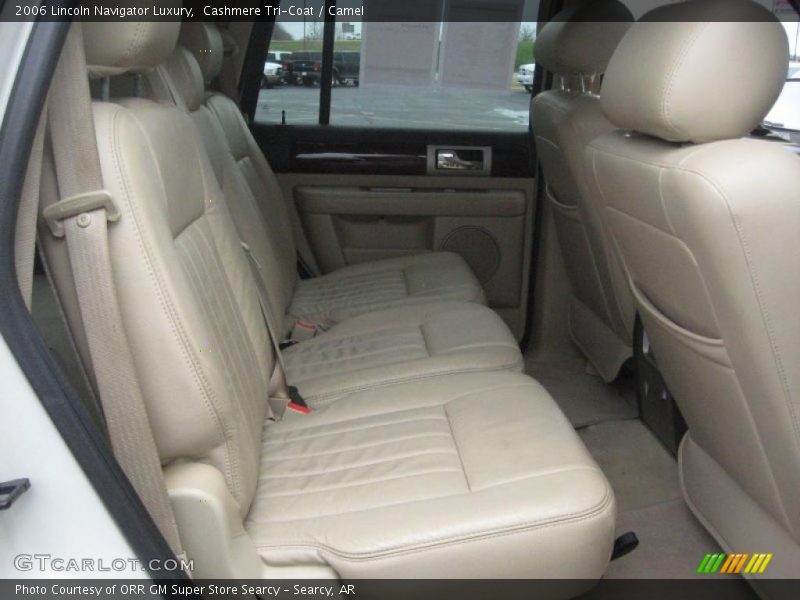 Cashmere Tri-Coat / Camel 2006 Lincoln Navigator Luxury