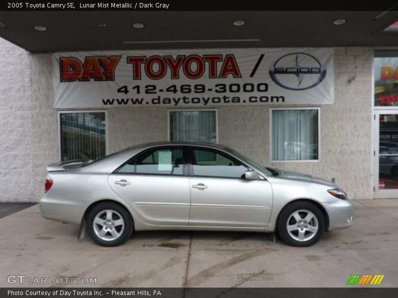Lunar Mist Metallic / Dark Gray 2005 Toyota Camry SE