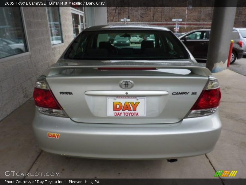 Lunar Mist Metallic / Dark Gray 2005 Toyota Camry SE