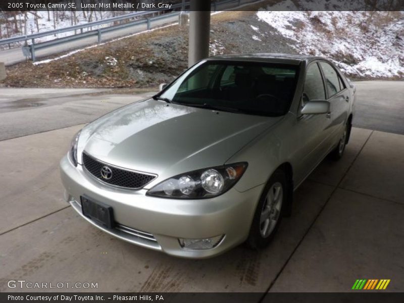 Lunar Mist Metallic / Dark Gray 2005 Toyota Camry SE