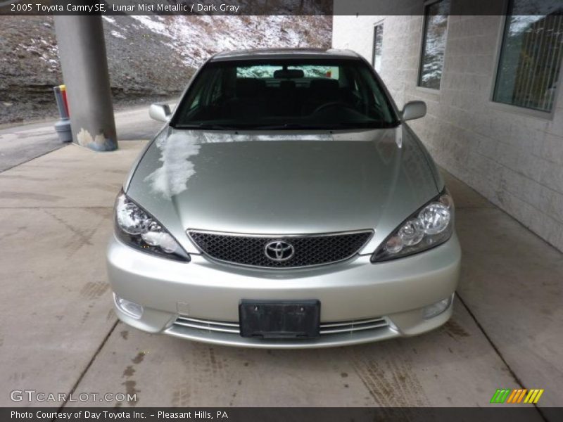 Lunar Mist Metallic / Dark Gray 2005 Toyota Camry SE