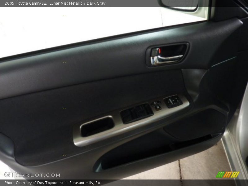 Lunar Mist Metallic / Dark Gray 2005 Toyota Camry SE