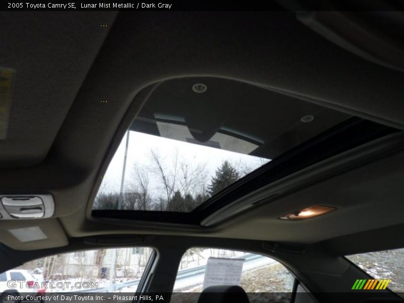 Lunar Mist Metallic / Dark Gray 2005 Toyota Camry SE