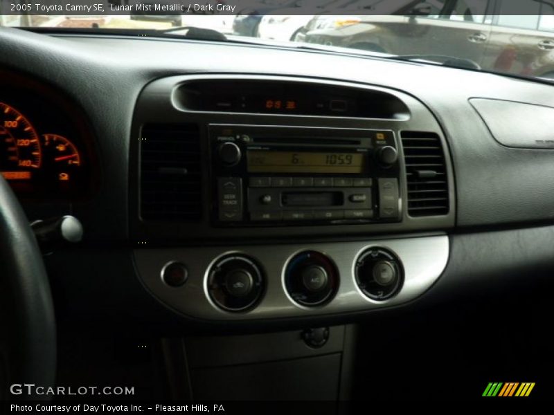 Lunar Mist Metallic / Dark Gray 2005 Toyota Camry SE