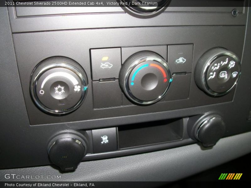 Controls of 2011 Silverado 2500HD Extended Cab 4x4
