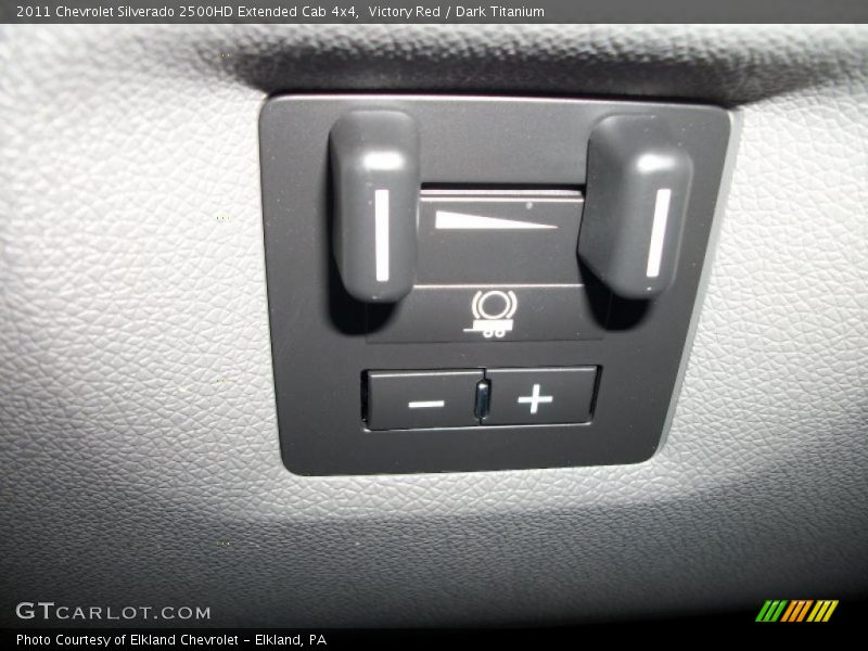 Controls of 2011 Silverado 2500HD Extended Cab 4x4
