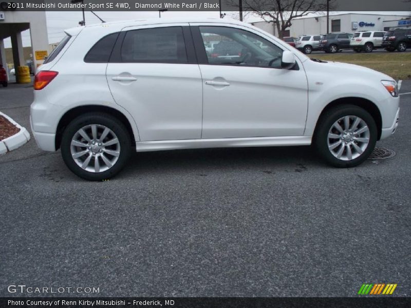 Diamond White Pearl / Black 2011 Mitsubishi Outlander Sport SE 4WD