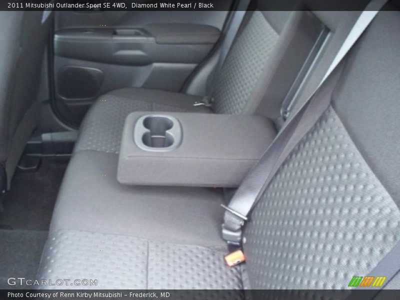 Diamond White Pearl / Black 2011 Mitsubishi Outlander Sport SE 4WD