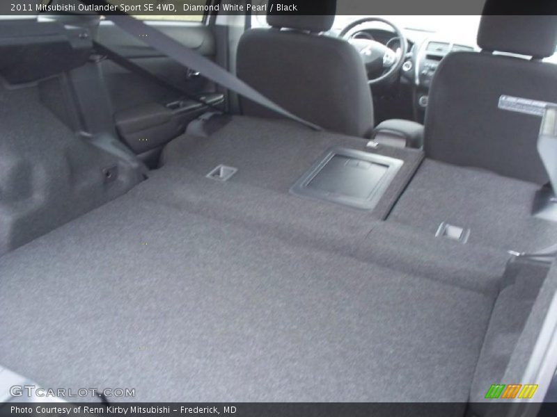 Diamond White Pearl / Black 2011 Mitsubishi Outlander Sport SE 4WD