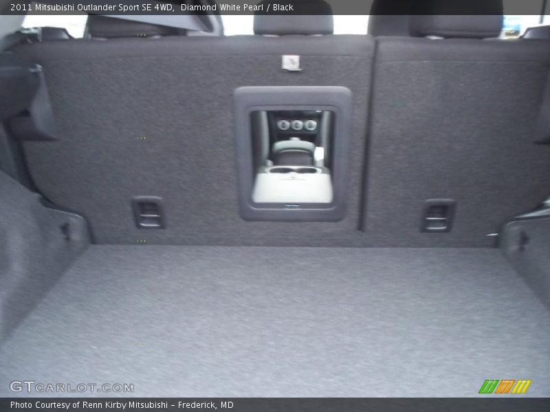 Diamond White Pearl / Black 2011 Mitsubishi Outlander Sport SE 4WD