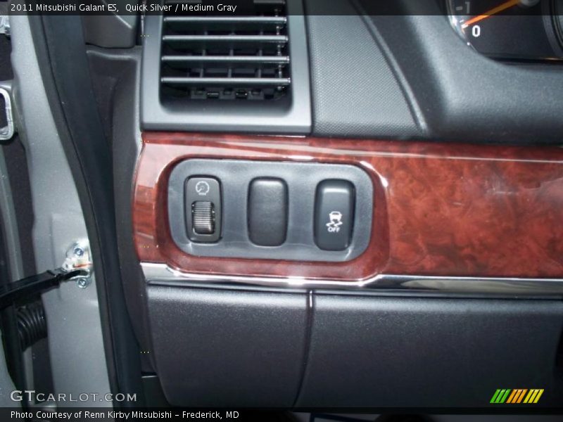 Quick Silver / Medium Gray 2011 Mitsubishi Galant ES